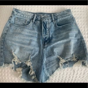 Good American Bombshell denim shorts